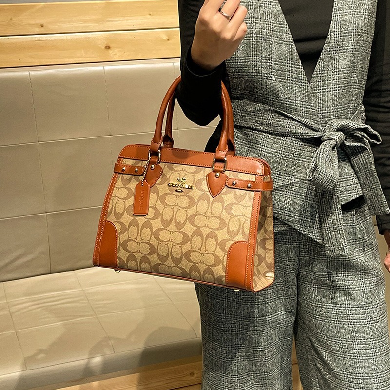 Borsa a Tracolla Classica ed E - Women Bags Premium Brands recensione e prezzo