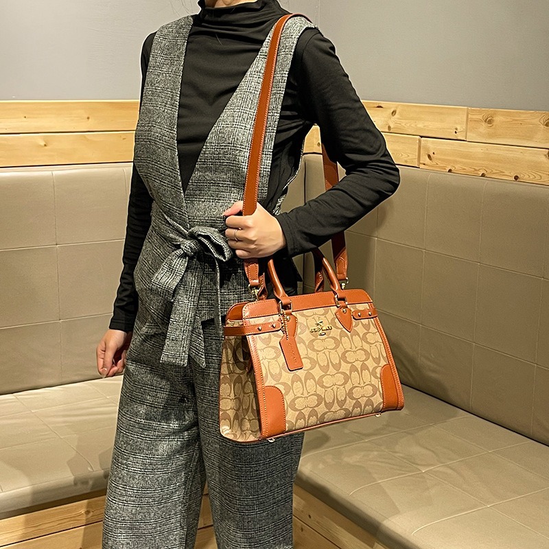 Borsa a Tracolla Classica ed E - Women Bags Premium Brands recensione e prezzo
