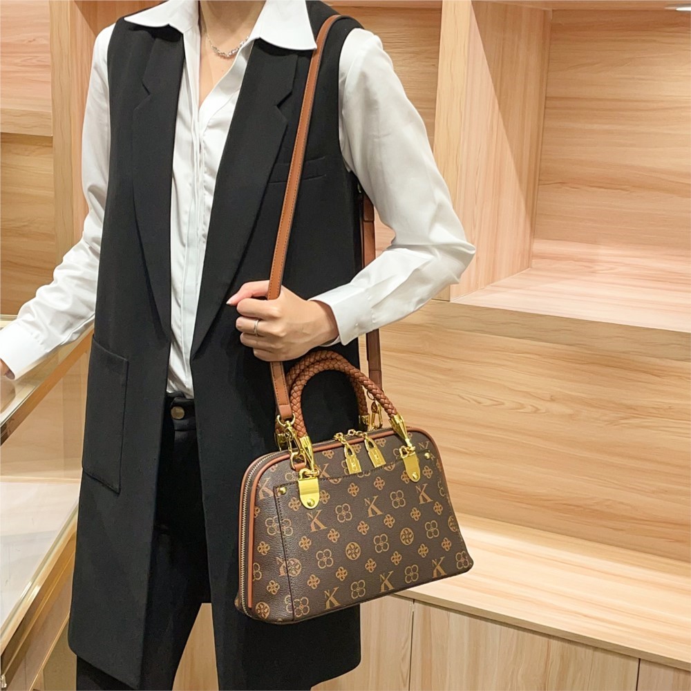 Borsa a Tracolla in Pelle di A - Women Bags Premium Brands recensione e prezzo