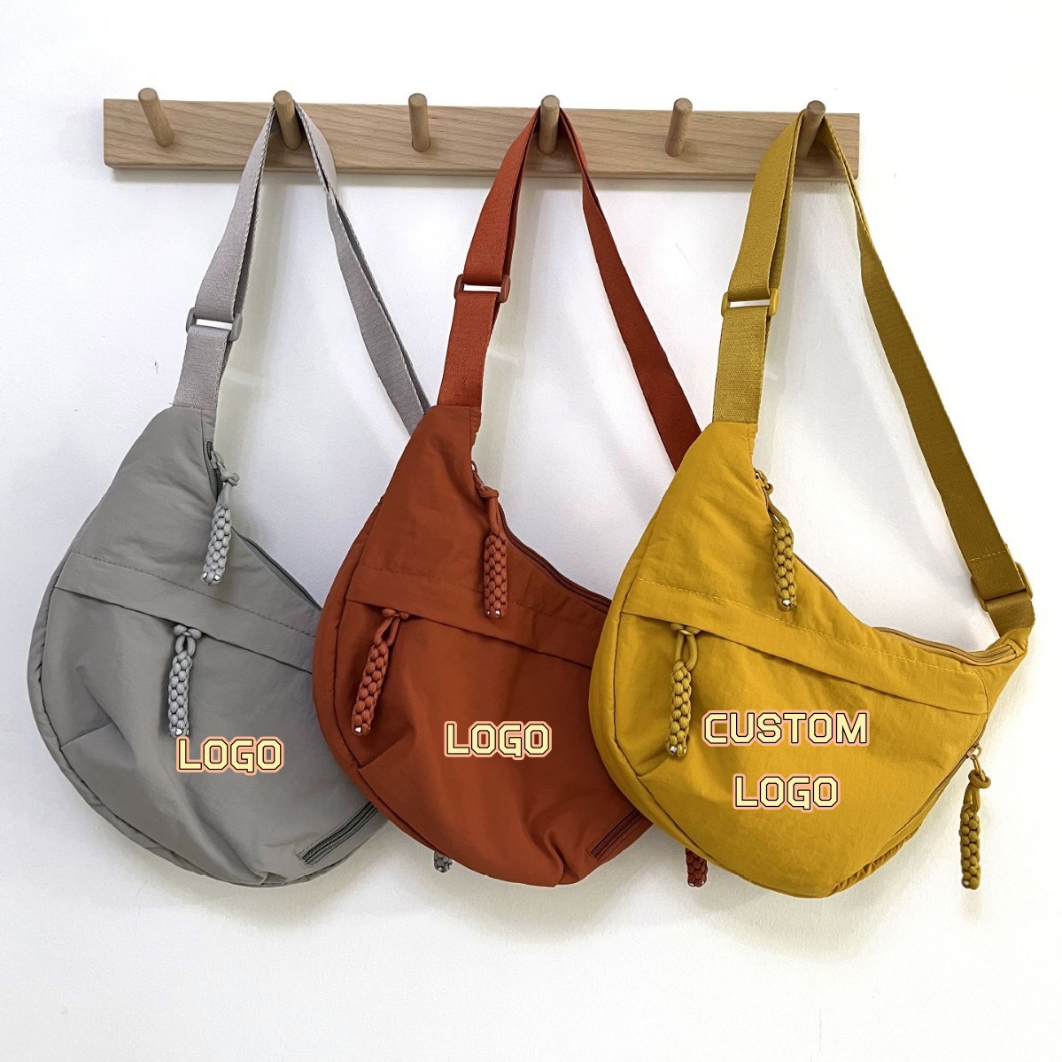 Borsa a Tracolla a Mezzaluna i - Women Bags Logo recensione e prezzo