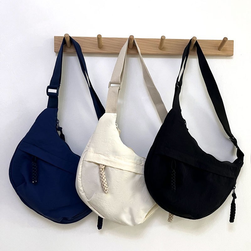 Borsa a Tracolla a Mezzaluna i - Women Bags Logo recensione e prezzo