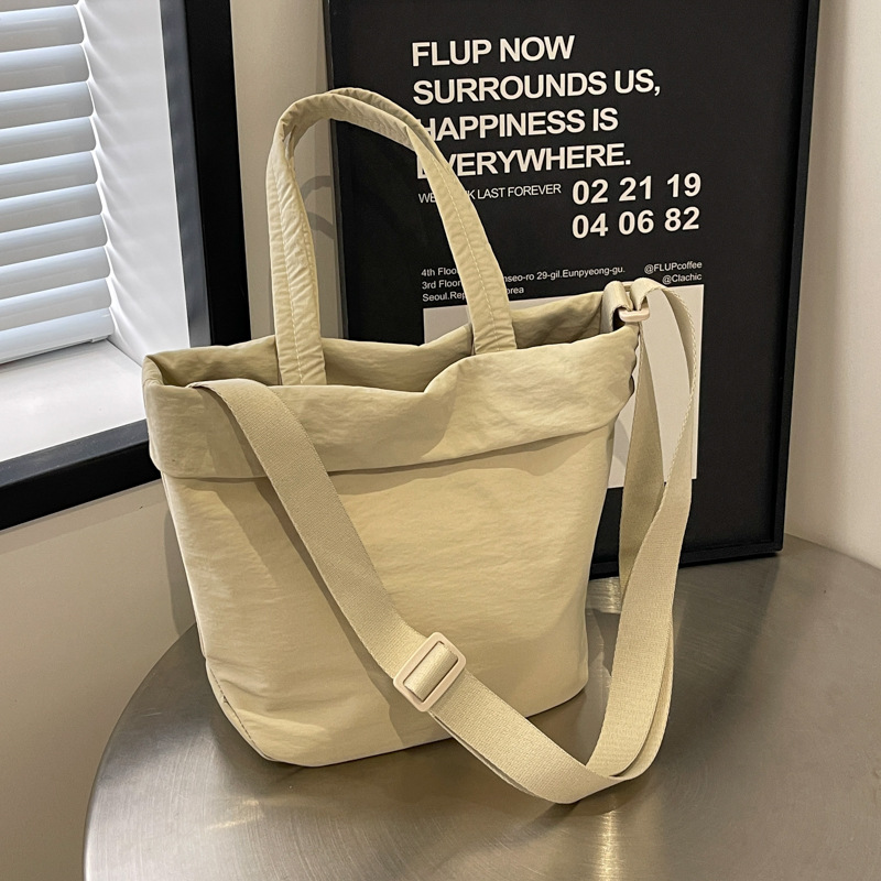 Borsa Tote in Nylon con Logo P - Women Bags Logo recensione e prezzo